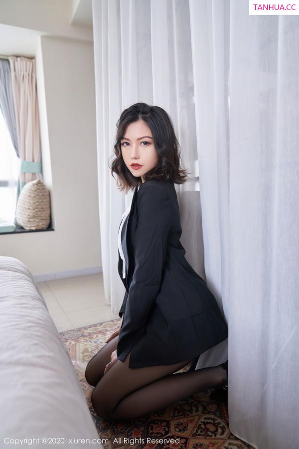 舌尖上的菊花  [XiuRen]高清写真图 2020.10.29 No.2711 舌尖上的菊花Ace第5张图片